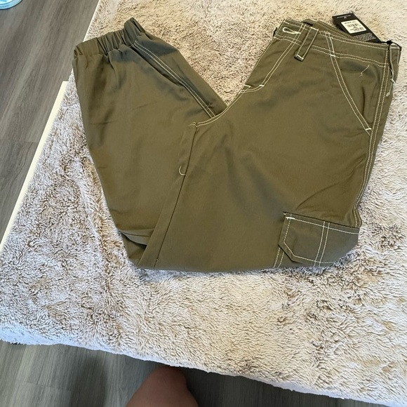 New BOBBI BAGGY CARGO JOGGER
TRUE RELIGION - Picture 10 of 16